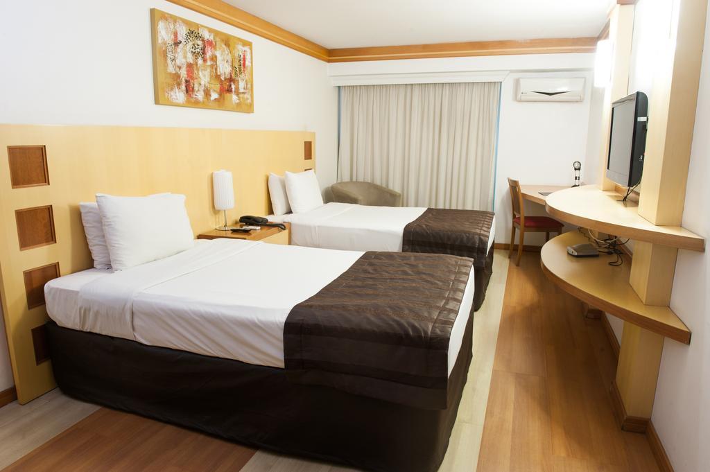 Planalto Bittar Hotel E Eventos Brazíliaváros Kültér fotó